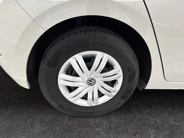 VOLKSWAGEN Polo (2022) — foto 2 van 17