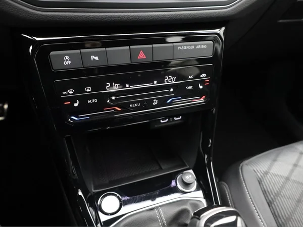 VOLKSWAGEN T-Cross (2024) — foto 5 van 19