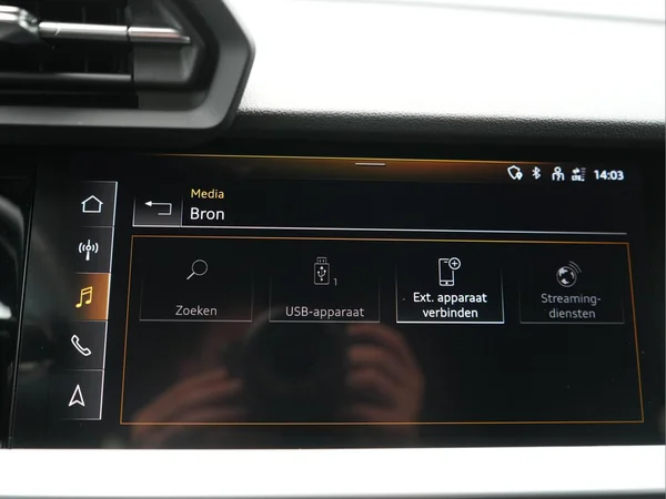 AUDI A3 Sportback PHEV (2024) — foto 10 van 30