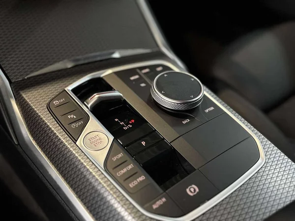 BMW 320 Touring (2022) — foto 4 van 20