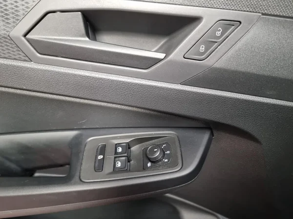 VOLKSWAGEN Caddy (2023) — foto 8 van 22