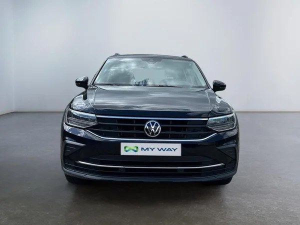 VOLKSWAGEN Tiguan (2021) — foto 23 van 32