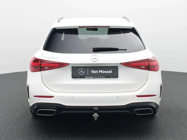 Mercedes-Benz C-Klasse (2025) — foto 32 van 36