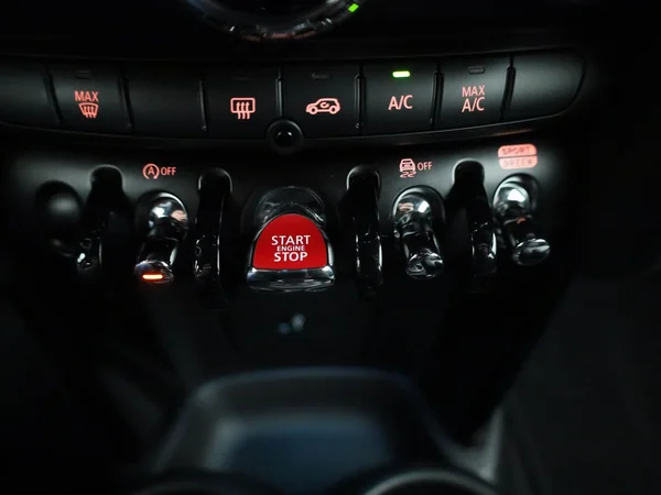 MINI Cooper (2022) — foto 11 van 38