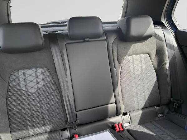 VOLKSWAGEN Golf VIII (2026) — foto 5 van 16