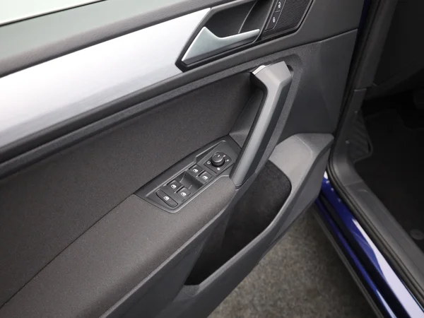 VOLKSWAGEN Tiguan (2020) — foto 16 van 25