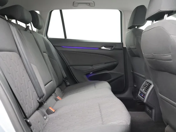 VOLKSWAGEN Golf VIII SW (2025) — foto 28 van 32
