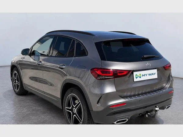 Mercedes-Benz GLA 180 (2022) — foto 17 van 22