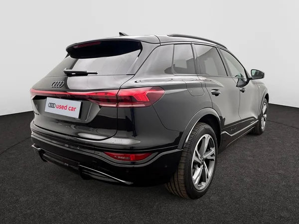AUDI Q6 e-tron (2026) — foto 20 van 24