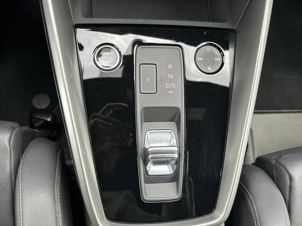AUDI A3 Sportback (2023) — foto 13 van 34
