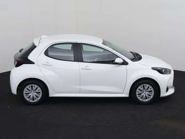 TOYOTA Yaris (2023) — foto 21 van 25