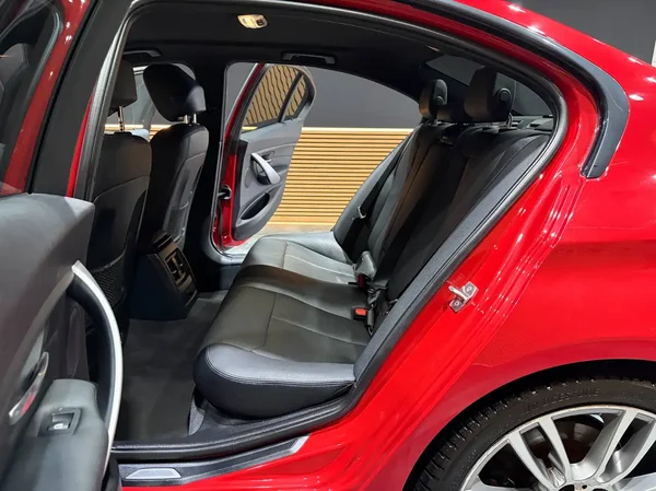 Bmw 320 (2015) — foto 10 van 23