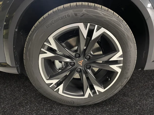 CUPRA Formentor e-Hybrid (PHEV) (2025) — foto 13 van 15