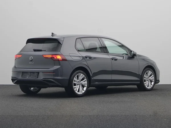 VOLKSWAGEN Golf VIII (2024) — foto 11 van 18