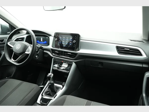 VOLKSWAGEN T-Roc (2022) — foto 20 van 26