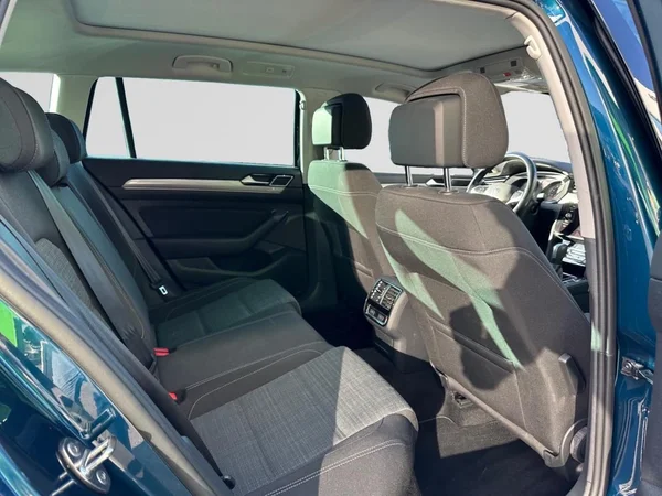 VOLKSWAGEN Passat Variant Dsl (2021) — foto 11 van 21