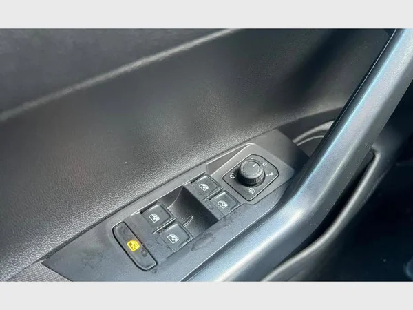 Volkswagen Polo (2023) — foto 8 van 28