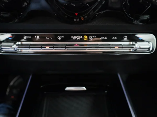 Mercedes-Benz EQB (2023) — foto 18 van 53