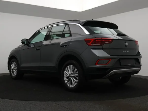 Volkswagen T-Roc (2023) — foto 15 van 23