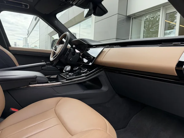 Land Rover Range Rover Sport (2023) — foto 31 van 40