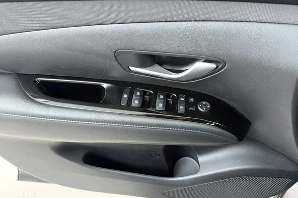 Hyundai Tucson (2021) — foto 8 van 21