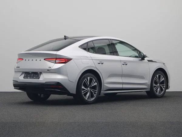SKODA Enyaq Coupé (2023) — foto 12 van 23