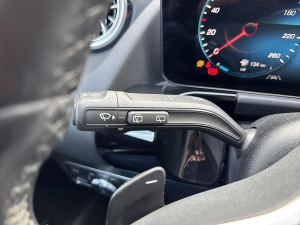 Mercedes-Benz GLA (2022) — foto 10 van 26