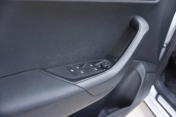 Skoda Karoq (2019) — foto 2 van 29