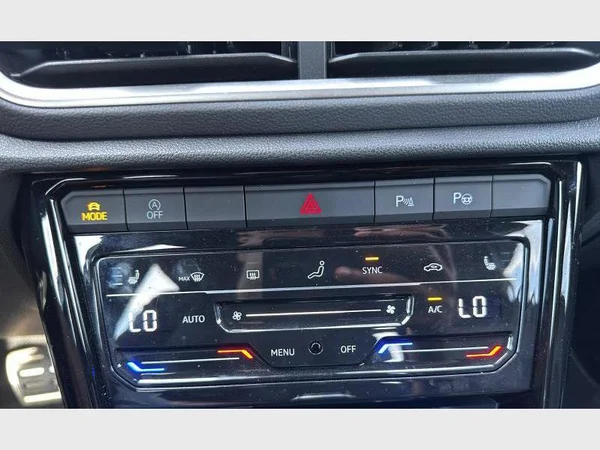 Volkswagen T-Roc (2025) — foto 19 van 30