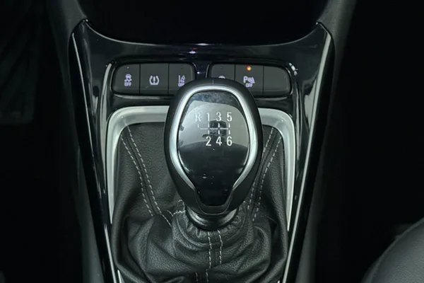 Opel Crossland (2023) — foto 5 van 19