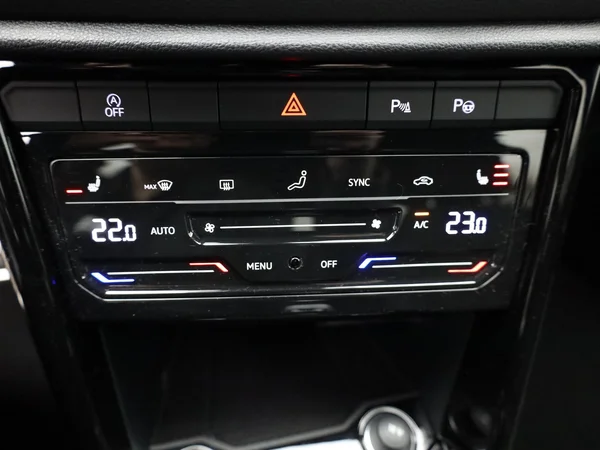VOLKSWAGEN T-Roc (2023) — foto 9 van 22