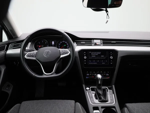 Volkswagen Passat (2024) — foto 40 van 42