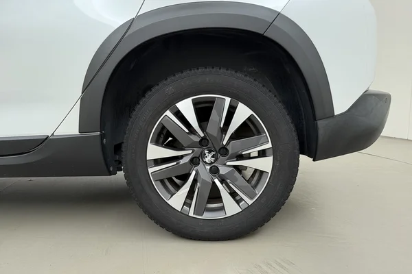 Peugeot 2008 (2019) — foto 21 van 24