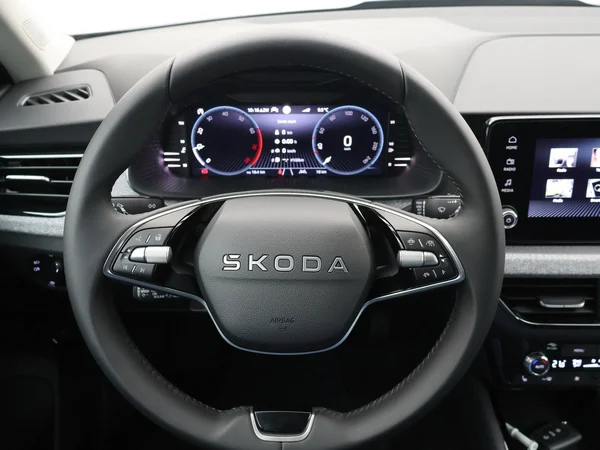 SKODA Kamiq (2025) — foto 15 van 23