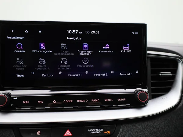 Kia cee'd (2023) — foto 13 van 39