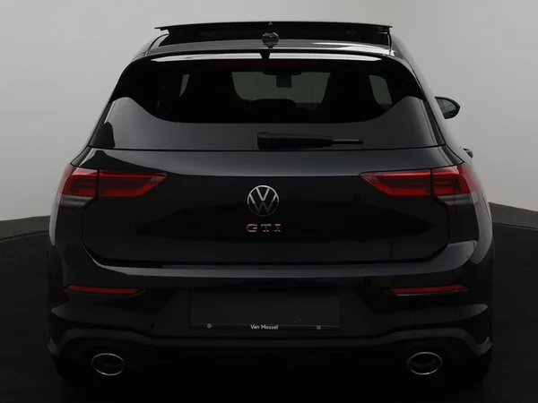VOLKSWAGEN Golf VIII GTI (2021) — foto 25 van 30