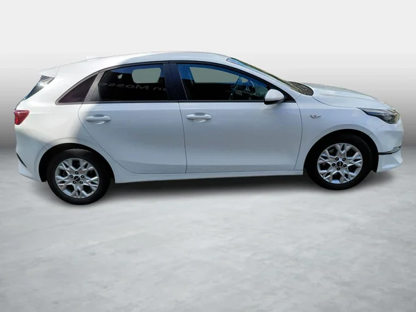 Kia cee'd (2022) — foto 16 van 19