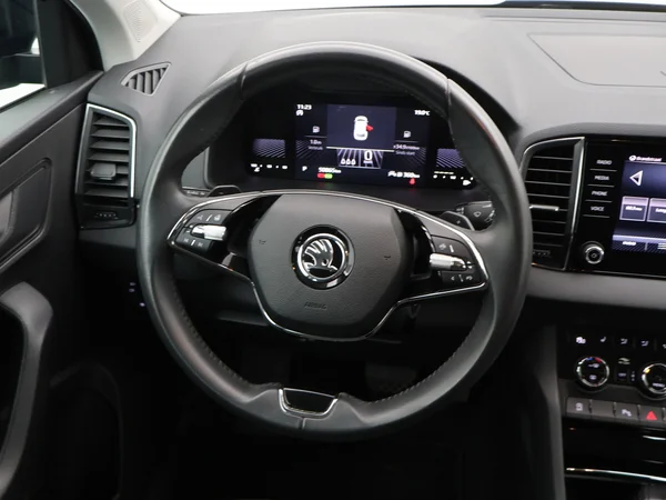 SKODA Karoq (2023) — foto 4 van 24