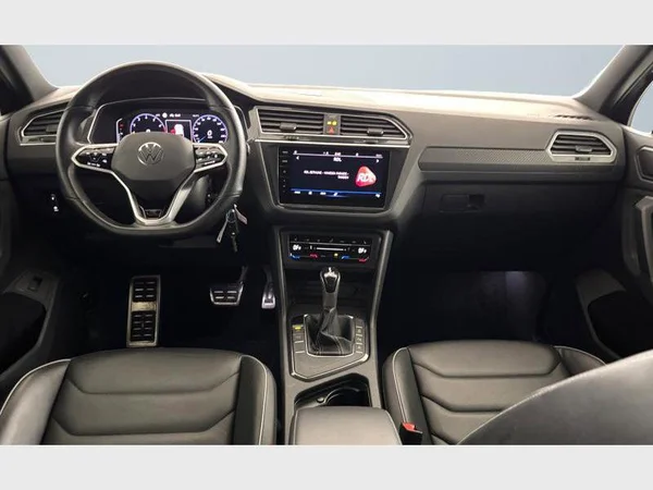 Volkswagen Tiguan (2021) — foto 34 van 35