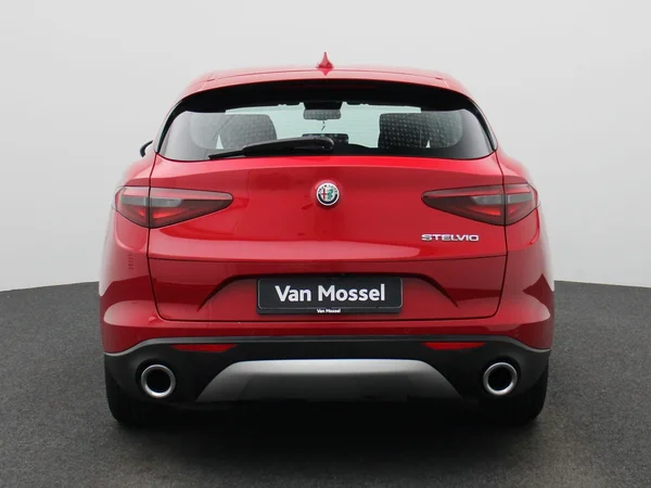 Alfa Romeo Stelvio (2022) — foto 40 van 44