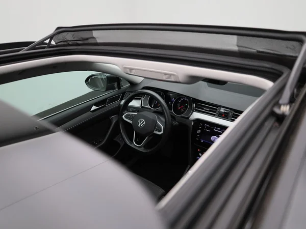 Volkswagen Passat (2022) — foto 35 van 48