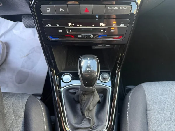 VOLKSWAGEN T-Cross (2025) — foto 8 van 20