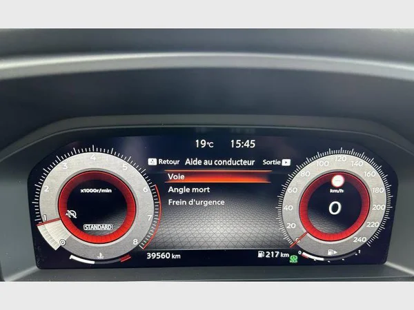 Nissan QASHQAI (2023) — foto 13 van 32