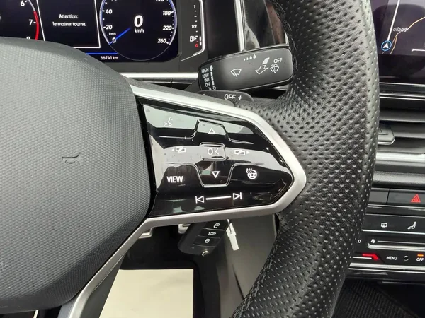 Volkswagen T-Roc (2023) — foto 3 van 26