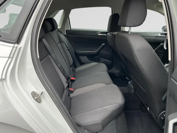 VOLKSWAGEN Polo (2024) — foto 13 van 22