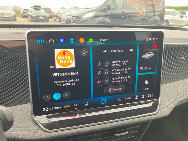 VOLKSWAGEN Passat SW (2024) — foto 13 van 25