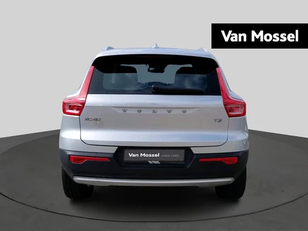 Volvo XC40 (2018) — foto 9 van 15