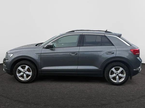 VOLKSWAGEN T-Roc (2020) — foto 12 van 21