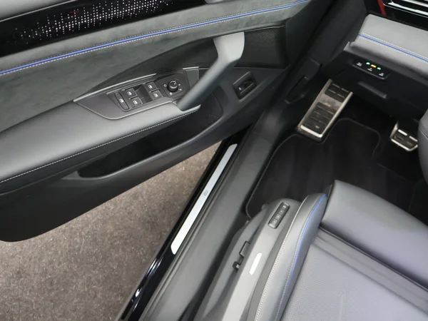 VOLKSWAGEN Tiguan (2026) — foto 5 van 24