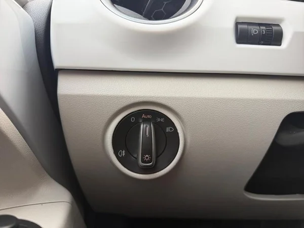 VOLKSWAGEN Up! (2017) — foto 18 van 27